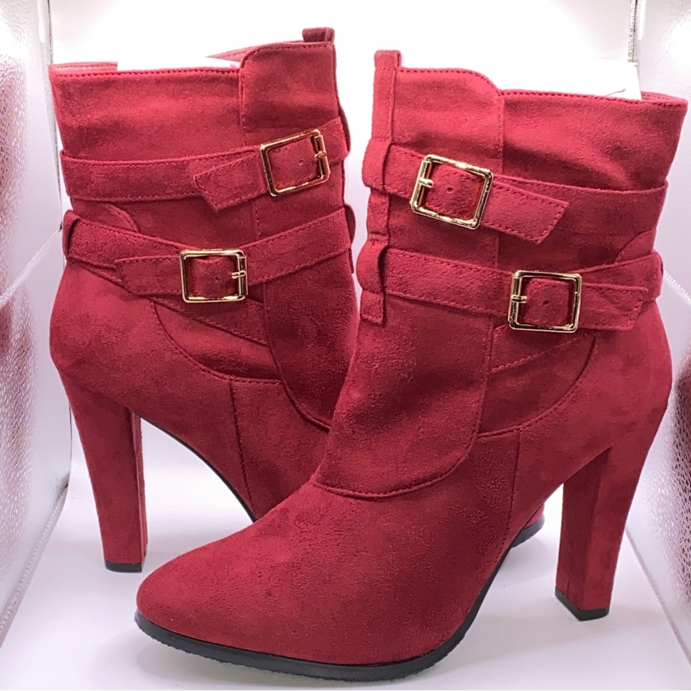 FOREVER Womens Wine Faux Suede Ankle Boot Gold Buckles Block Heel Sz9 Box Damage